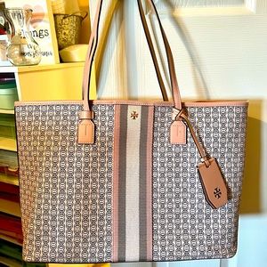 Tory Burch Gemini Link tote with matching wallet